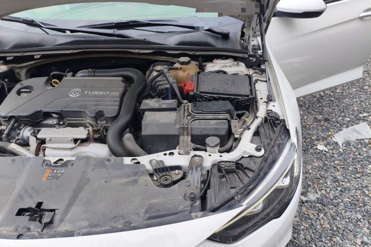 Used Buick Regal 2017 20T Prestige Model Engine Bay Left