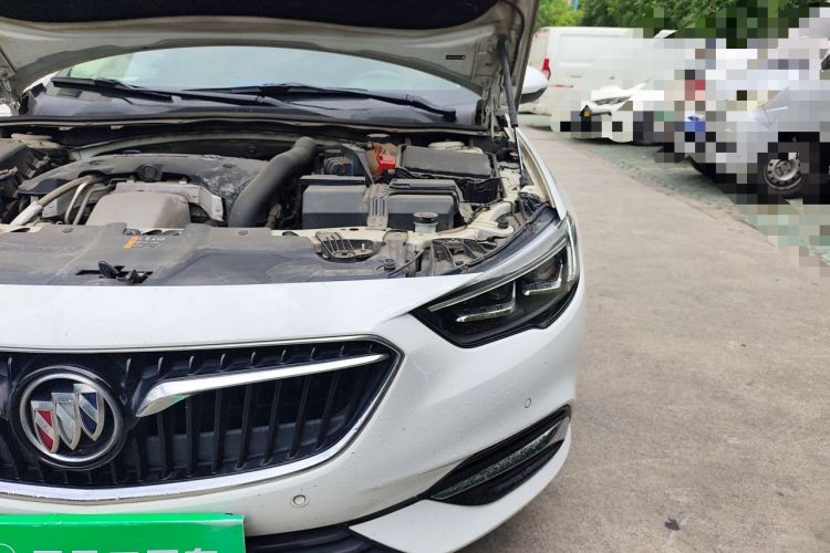 Used Buick Regal 2017 28T Luxury Edition Engine Bay Left