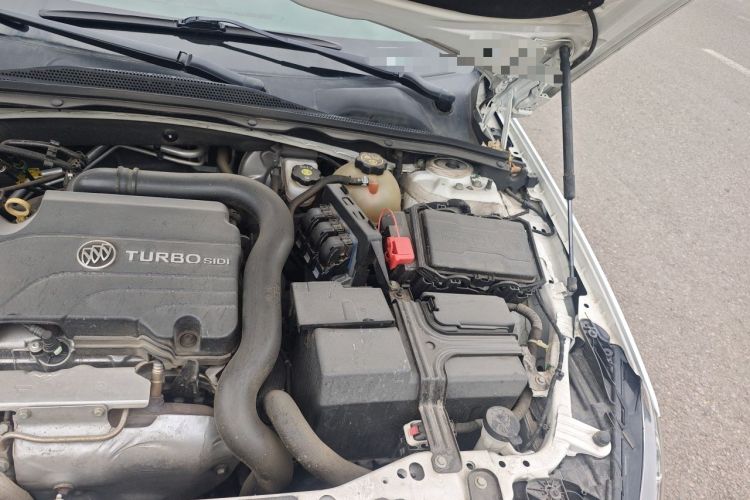 Used Buick Regal 2017 20T Luxury Model Engine Bay Left
