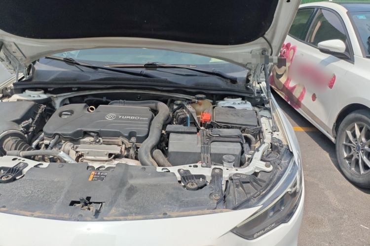 Used Buick Regal 2017 20T Elite Edition Engine Bay Left