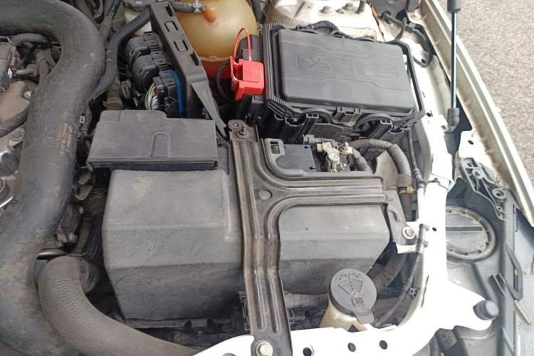 Used Buick Regal 2017 20T Elite Edition Engine Bay Left