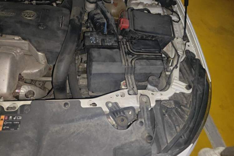 Used Buick Regal 2017 28T Luxury Edition Engine Bay Left