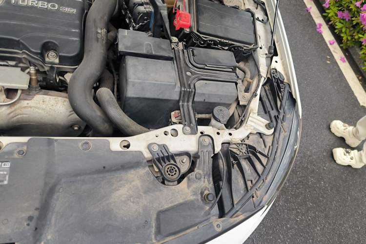 Used Buick Regal 2017 20T Luxury Model Engine Bay Left