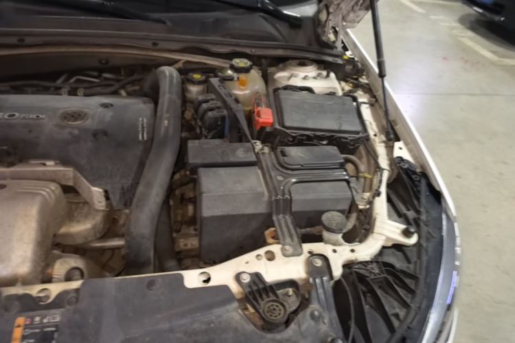 Used Buick Regal 2017 28T Prestige Model Engine Bay Left