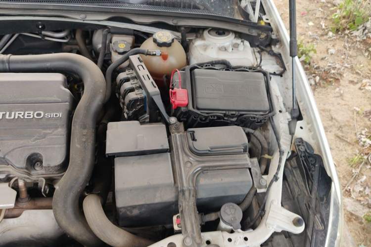 Used Buick Regal 2017 20T Luxury Model Engine Bay Left