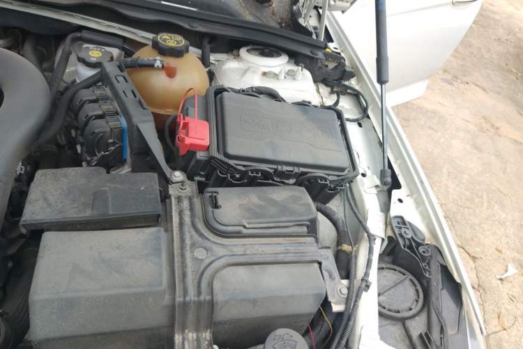 Used Buick Regal 2017 20T Elite Edition Engine Bay Left