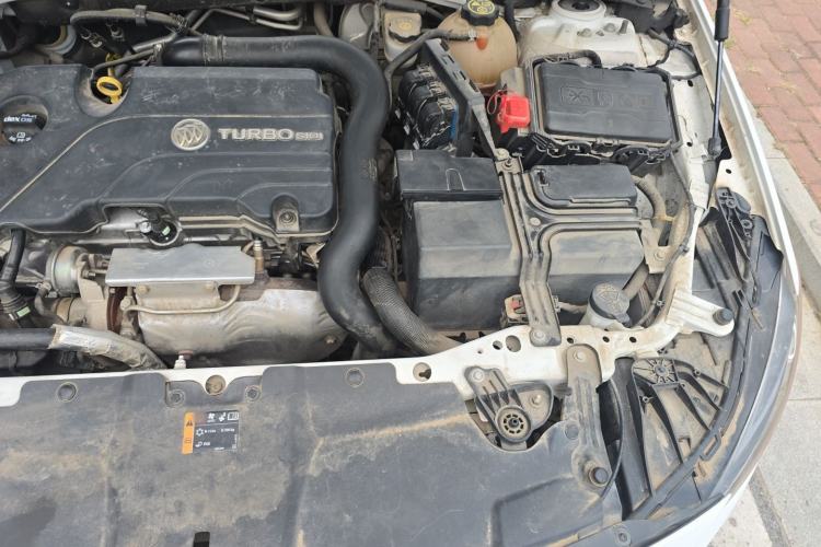 Used Buick Regal 2017 20T Prestige Model Engine Bay Left