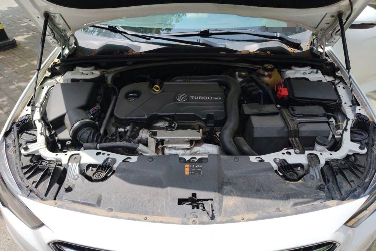 Used Buick Regal 2017 20T Elite Edition Engine Bay