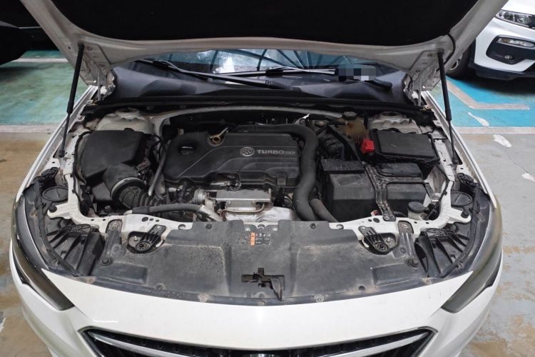 Used Buick Regal 2017 20T Elite Edition Engine Bay