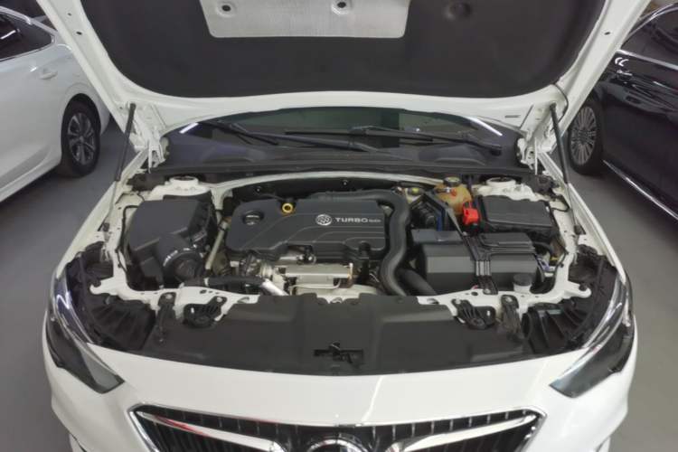 Used Buick Regal 2017 20T Elite Edition Engine Bay
