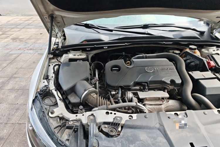 Used Buick Regal 2017 20T Luxury Model Engine Bay Right