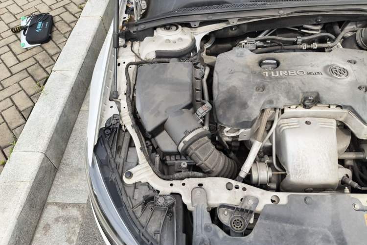 Used Buick Regal 2017 28T Prestige Model Engine Bay Right