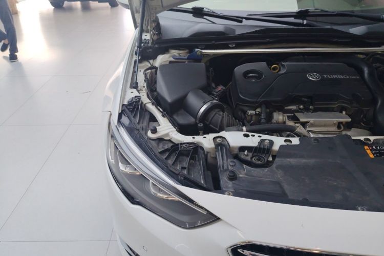 Used Buick Regal 2017 20T Luxury Model Engine Bay Right