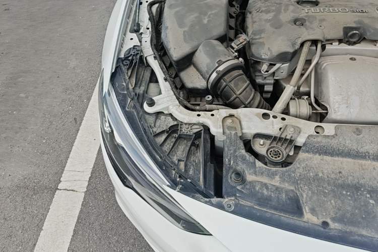 Used Buick Regal 2017 28T Prestige Model Engine Bay Right