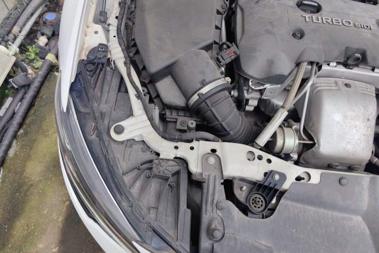 Used Buick Regal 2017 28T Luxury Edition Engine Bay Right