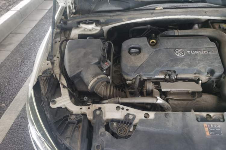 Used Buick Regal 2017 20T Prestige Model Engine Bay Right