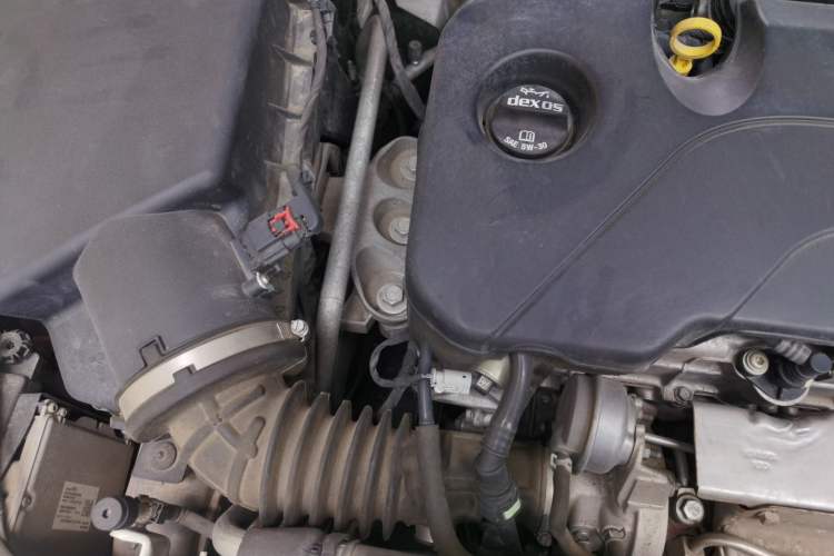 Used Buick Regal 2017 20T Luxury Model Engine Bay Right