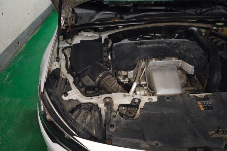 Used Buick Regal 2017 28T Prestige Model Engine Bay Right