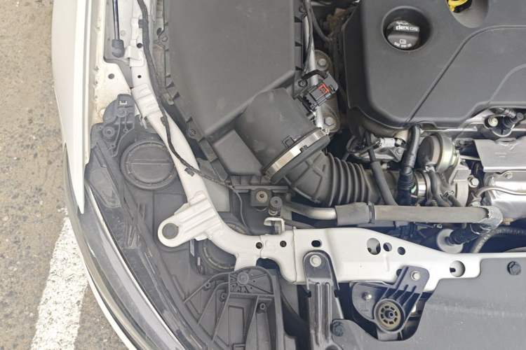 Used Buick Regal 2017 20T Elite Edition Engine Bay Right
