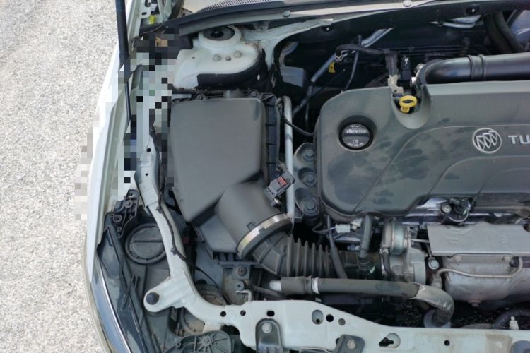 Used Buick Regal 2017 20T Elite Edition Engine Bay Right