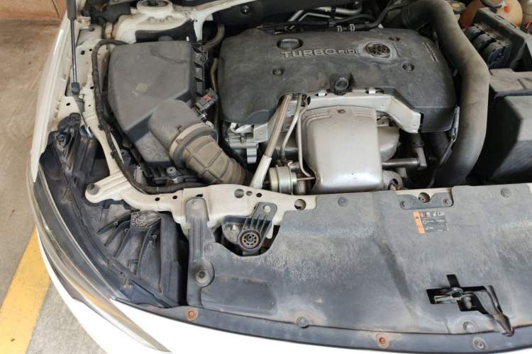 Used Buick Regal 2017 28T Prestige Model Engine Bay Right