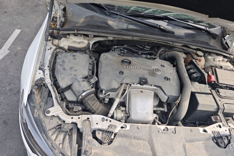 Used Buick Regal 2017 28T Luxury Edition Engine Bay Right
