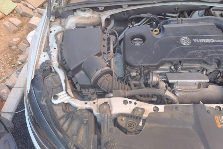 Used Buick Regal 2017 20T Elite Edition Engine Bay Right