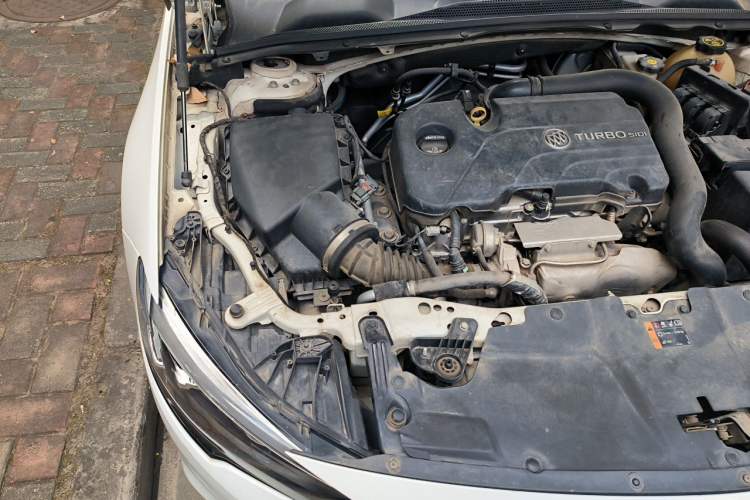 Used Buick Regal 2017 20T Luxury Model Engine Bay Right
