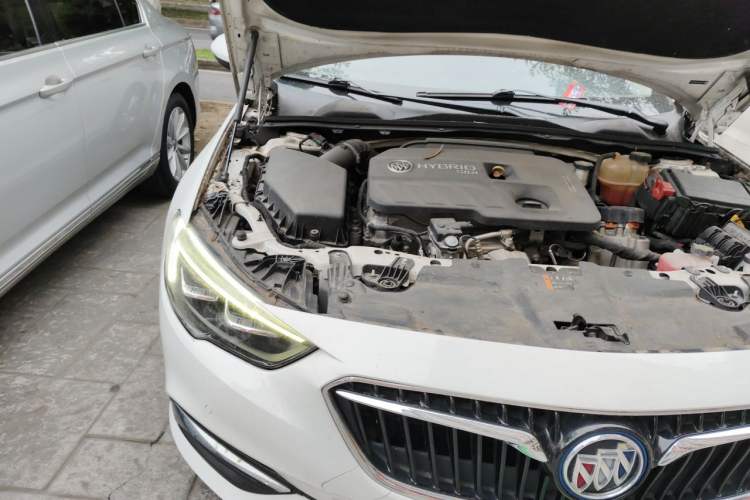 Used Buick Regal 2017 30H Luxury Version Engine Bay Right