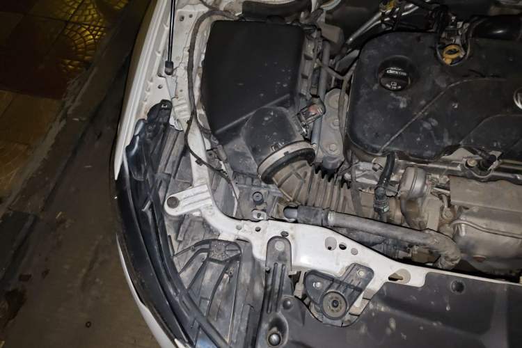 Used Buick Regal 2017 20T Luxury Model Engine Bay Right
