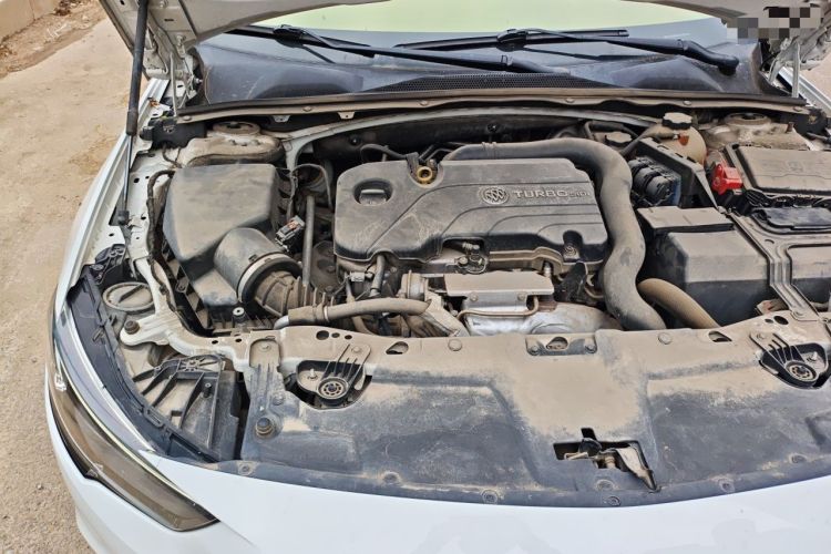 Used Buick Regal 2017 20T Elite Edition Engine Bay Right
