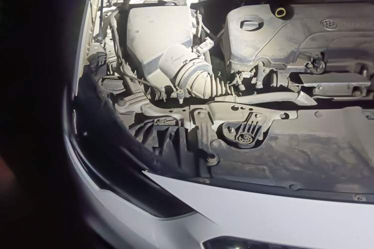 Used Buick Regal 2017 20T Elite Edition Engine Bay Right