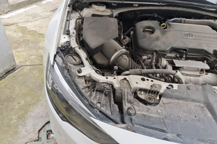 Used Buick Regal 2017 20T Elite Edition Engine Bay Right