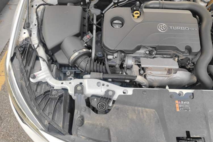 Used Buick Regal 2017 20T Luxury Model Engine Bay Right