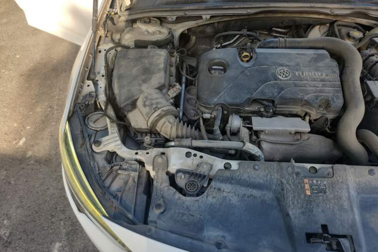 Used Buick Regal 2017 20T Elite Edition Engine Bay Right
