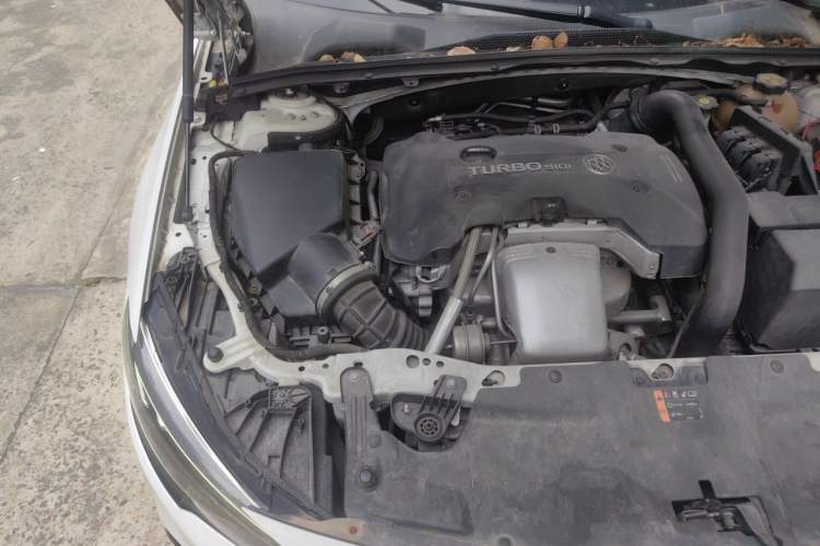 Used Buick Regal 2017 GS 28T Prestige Model Engine Bay Right