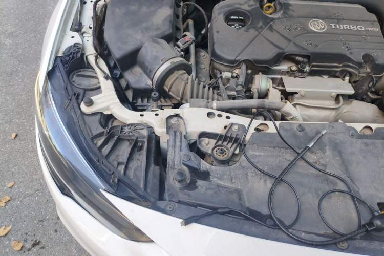 Used Buick Regal 2017 20T Elite Edition Engine Bay Right