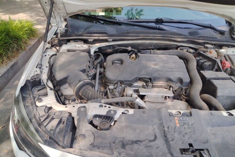Used Buick Regal 2017 20T Elite Edition Engine Bay Right