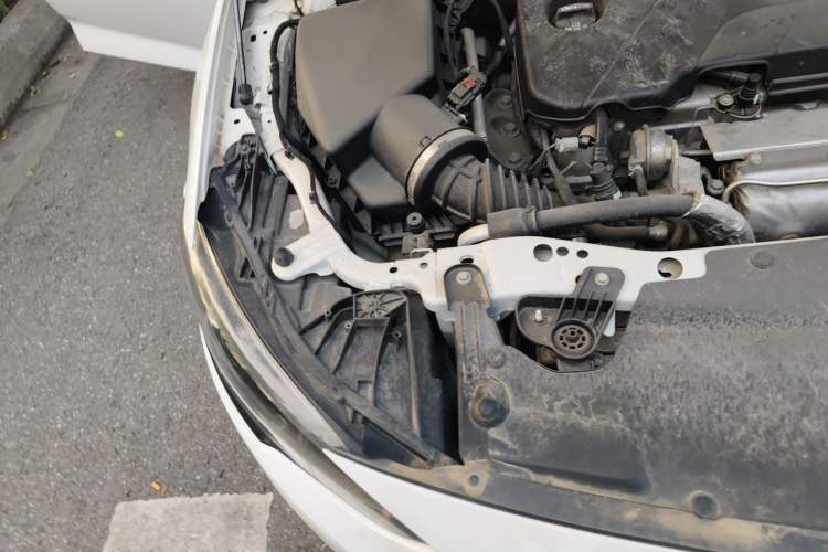 Used Buick Regal 2017 20T Elite Edition Engine Bay Right