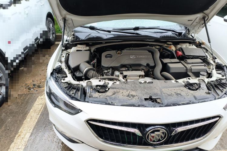 Used Buick Regal 2017 20T Elite Edition Engine Bay Right