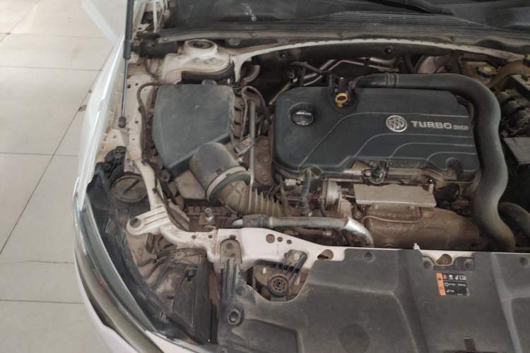 Used Buick Regal 2017 20T Elite Edition Engine Bay Right
