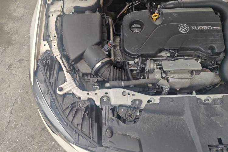 Used Buick Regal 2017 20T Luxury Model Engine Bay Right