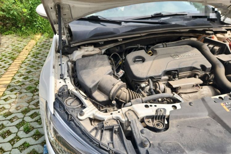Used Buick Regal 2017 20T Elite Edition Engine Bay Right