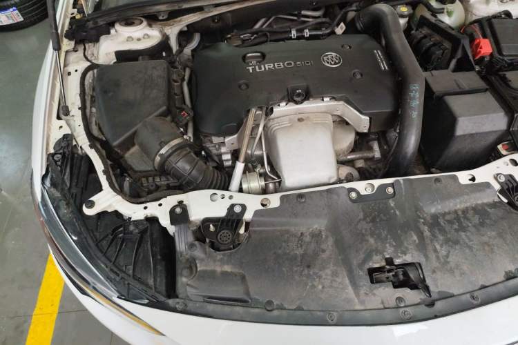 Used Buick Regal 2017 28T Prestige Model Engine Bay Right