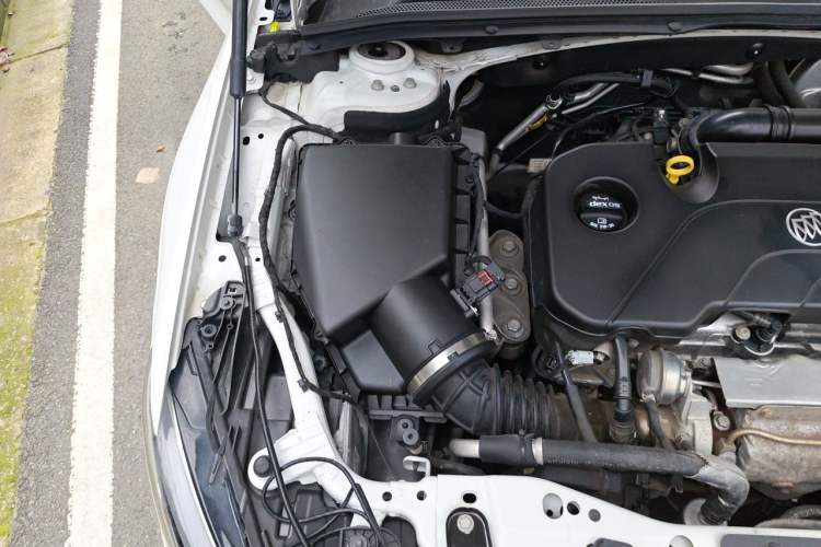 Used Buick Regal 2017 20T Luxury Model Engine Bay Right