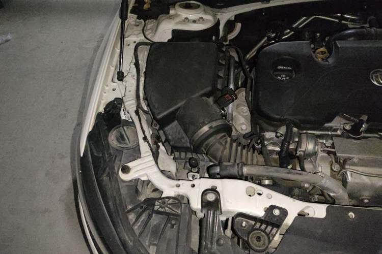 Used Buick Regal 2017 20T Luxury Model Engine Bay Right