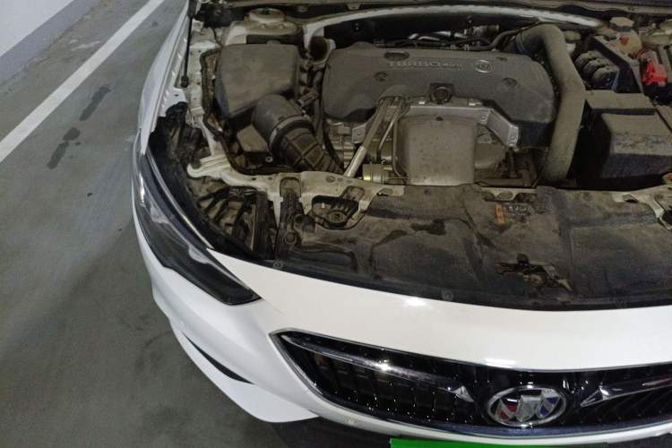 Used Buick Regal 2017 28T Luxury Edition Engine Bay Right