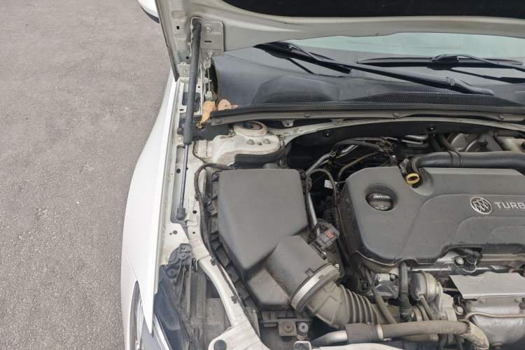 Used Buick Regal 2017 20T Luxury Model Engine Bay Right