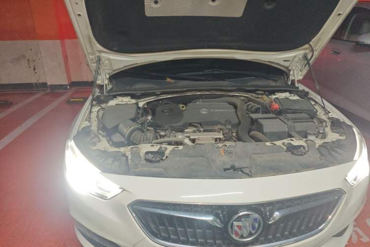 Used Buick Regal 2017 20T Elite Edition Engine Bay Right