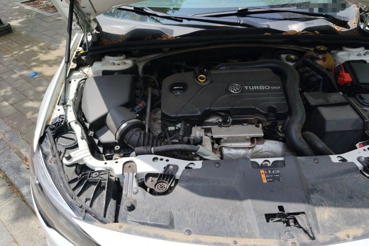 Used Buick Regal 2017 20T Elite Edition Engine Bay Right